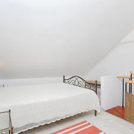 Semesterbostad House With A Parking Space Zivogisce - Strnj - - Strnj, Makarska - 18025 *