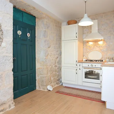 Semesterbostad House With A Parking Space Zivogisce - Strnj - - Strnj, Makarska - 18025